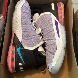 Nike Multicolor Air Cushion Sneakerebron